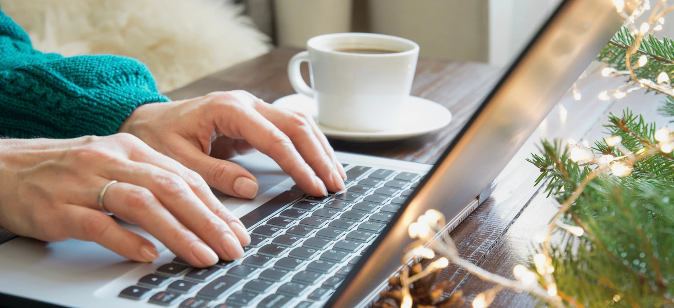 Etsy Holiday Sales Hub 2025